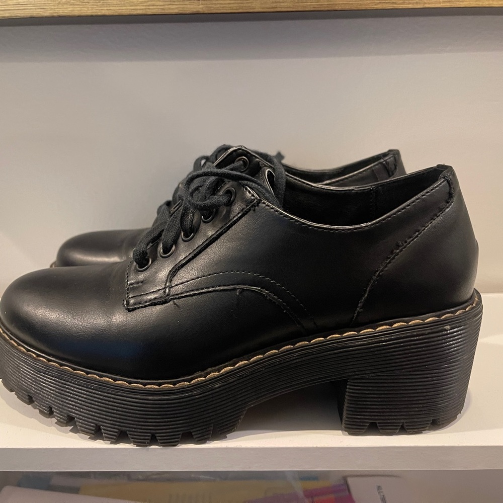 Black Women's Platform Lace-Up Shoes